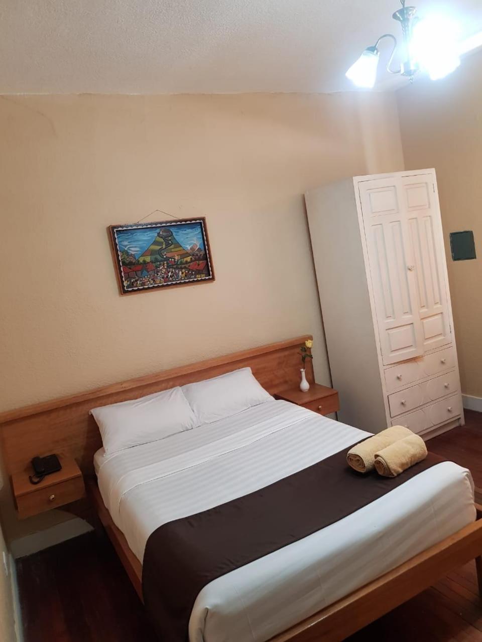 Hostal Loro Verde Quito Exterior foto